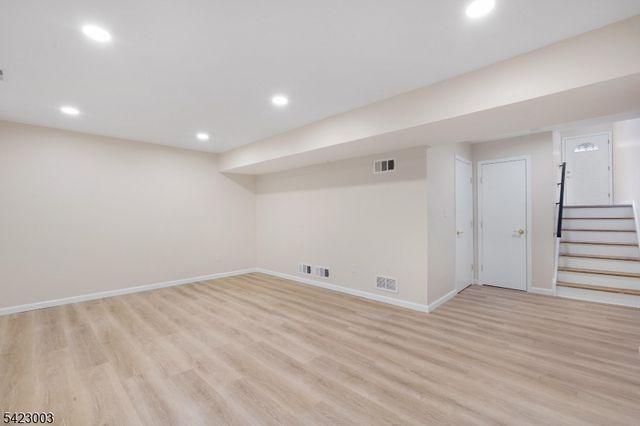 11196 Dell Pl, Stanhope Boro, NJ 07874