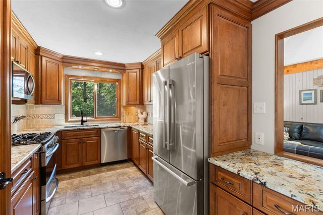15574 Highcroft Drive, Chesterfield, MO 63017