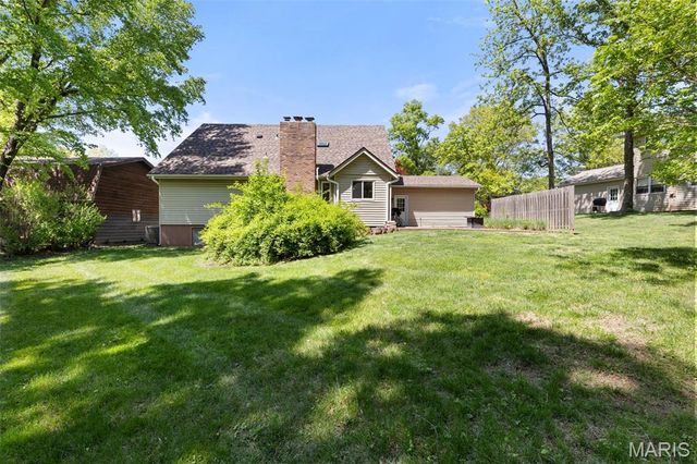 15574 Highcroft Drive, Chesterfield, MO 63017