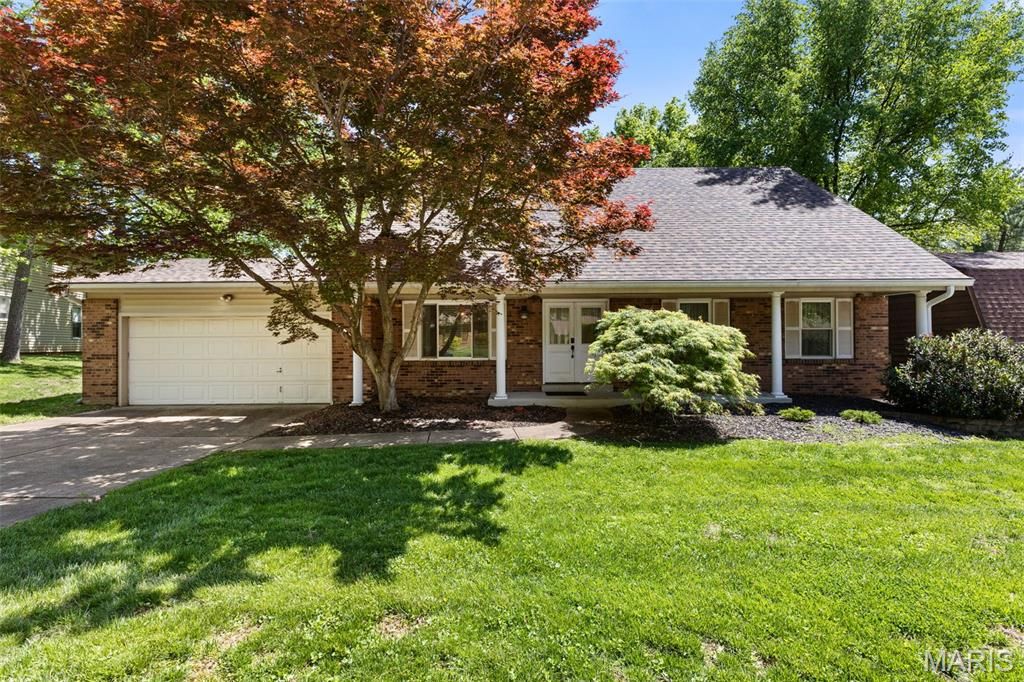 15574 Highcroft Drive, Chesterfield, MO 63017