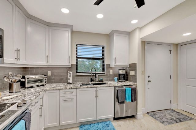 300 N A1A Highway 403 O, Jupiter, FL 33477