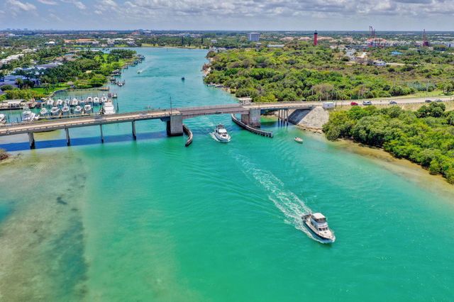 300 N A1A Highway 403 O, Jupiter, FL 33477