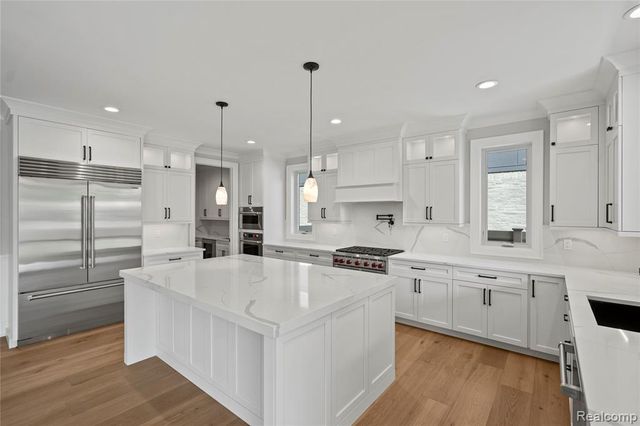 2182 Buckingham Avenue, Birmingham, MI 48009