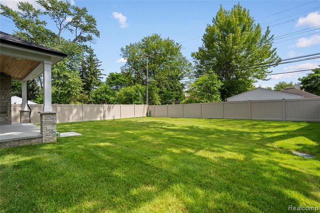 2182 Buckingham Avenue, Birmingham, MI 48009