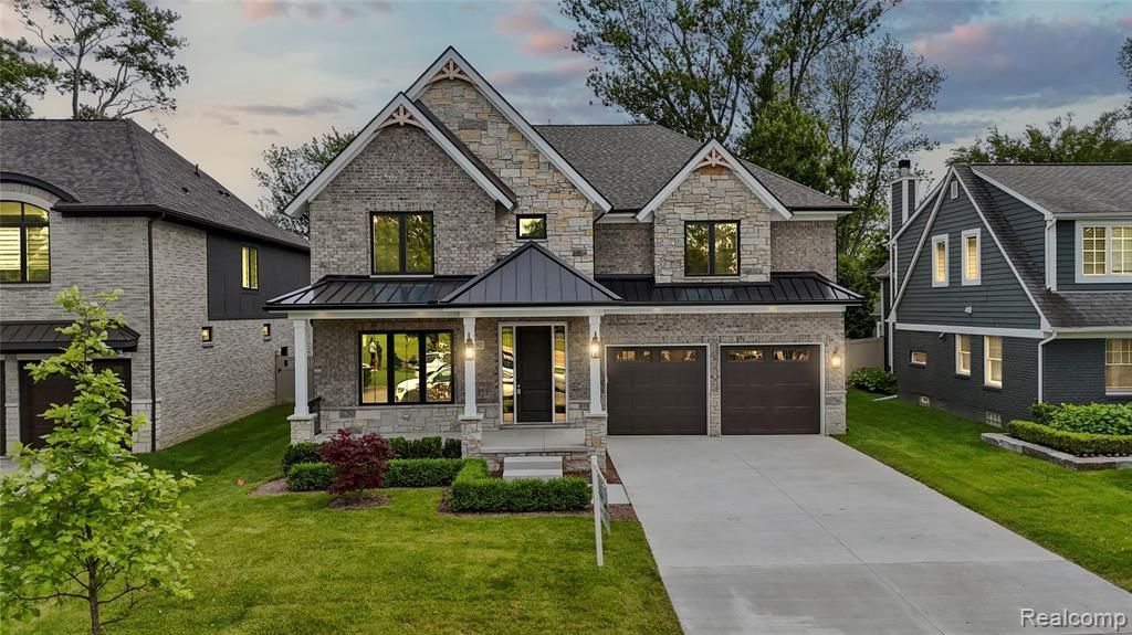 2182 Buckingham Avenue, Birmingham, MI 48009