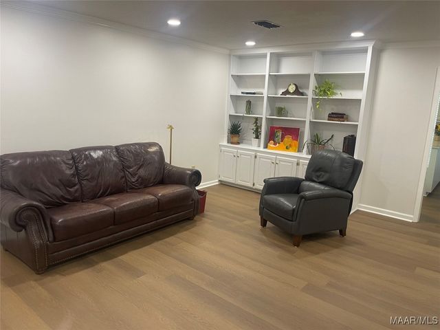 213 FOXDALE Road, Montgomery, AL 36109