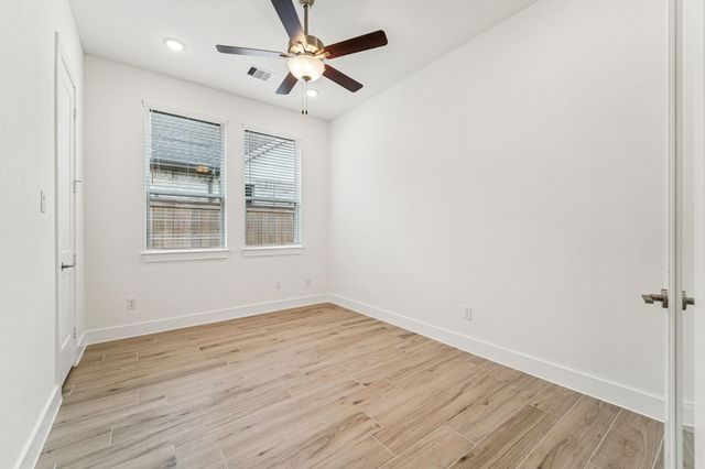 25932 N Outrider Banks, Montgomery, TX 77316