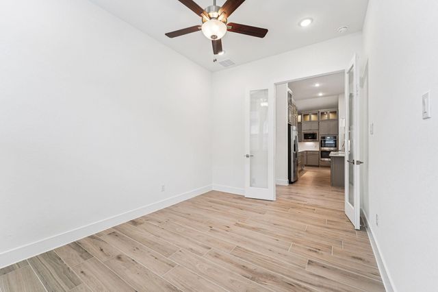 25932 N Outrider Banks, Montgomery, TX 77316