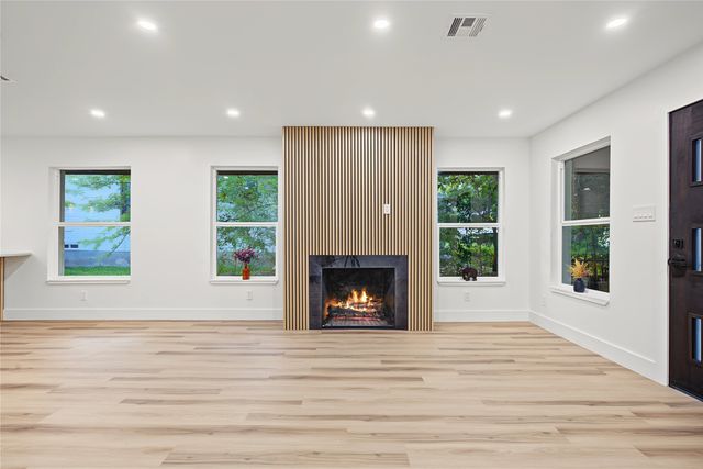 865 Peavy Road, Dallas, TX 75218