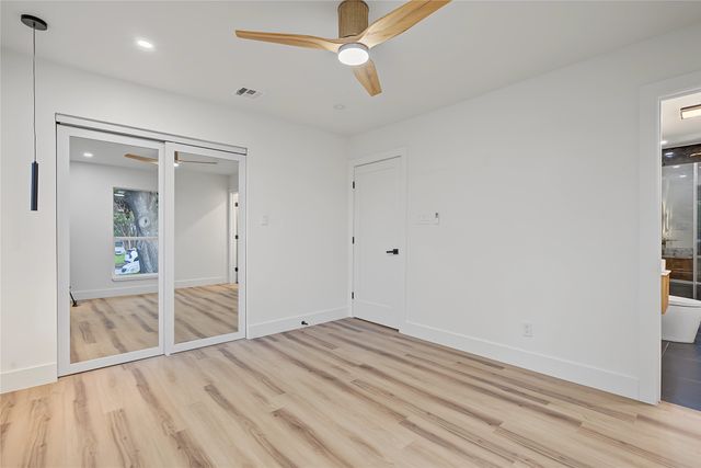 865 Peavy Road, Dallas, TX 75218