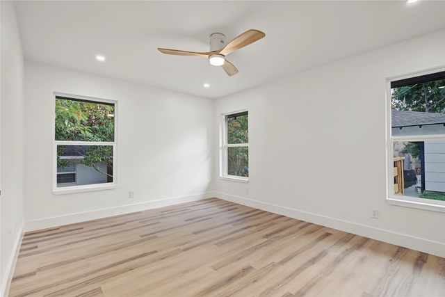 865 Peavy Road, Dallas, TX 75218