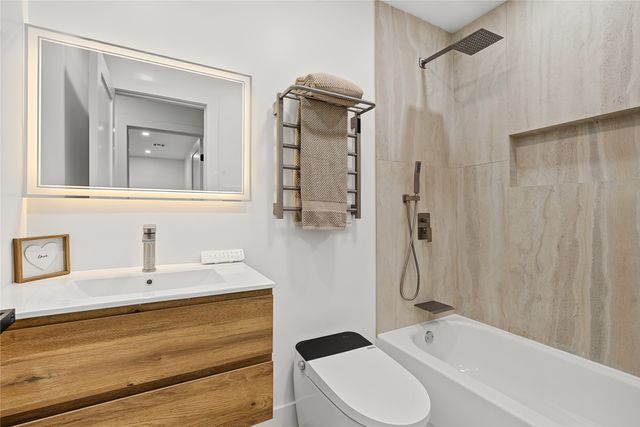 865 Peavy Road, Dallas, TX 75218