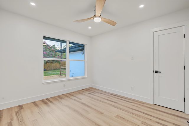 865 Peavy Road, Dallas, TX 75218