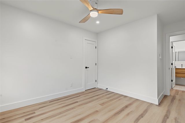 865 Peavy Road, Dallas, TX 75218