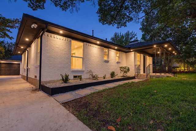 865 Peavy Road, Dallas, TX 75218