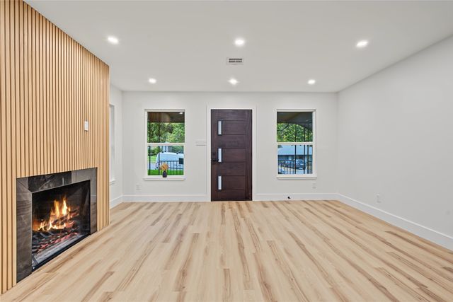 865 Peavy Road, Dallas, TX 75218