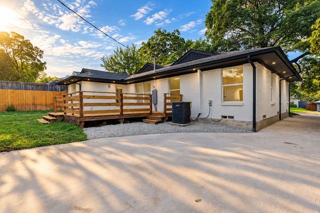 865 Peavy Road, Dallas, TX 75218
