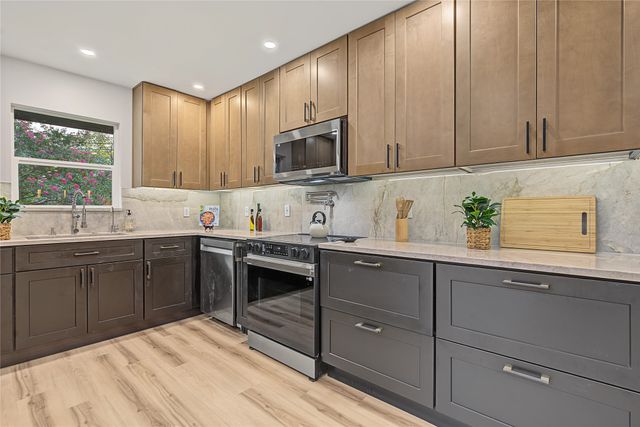865 Peavy Road, Dallas, TX 75218