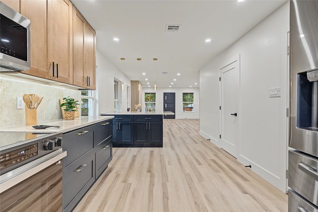 865 Peavy Road, Dallas, TX 75218