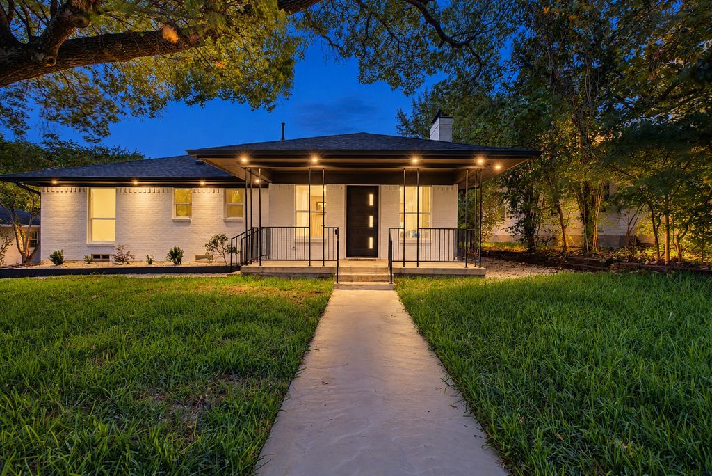 865 Peavy Road, Dallas, TX 75218