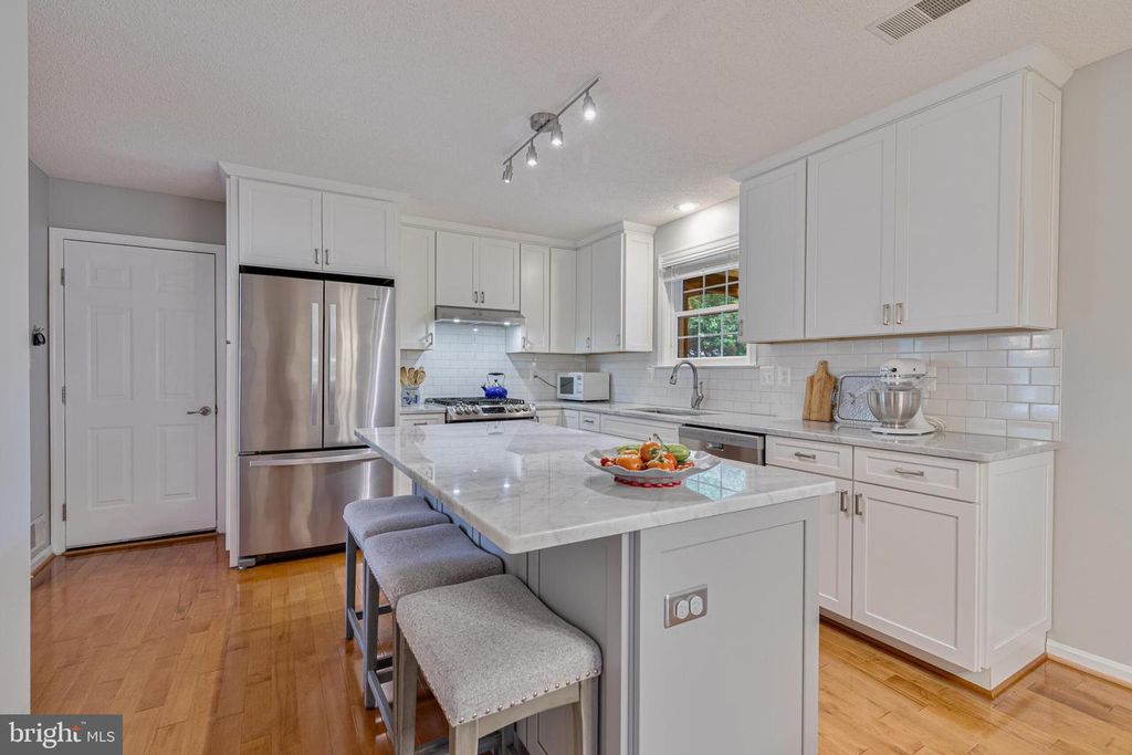 403 WILLIAM ST NW, Leesburg, VA 20176