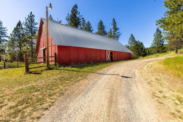 16825 E SCRIBNER Rd, Spokane, WA 99217