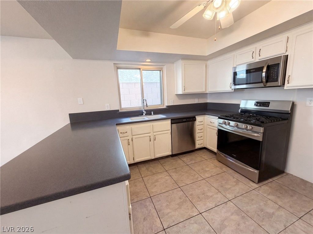 57 Megan Drive, Henderson, NV 89074 — photo 2