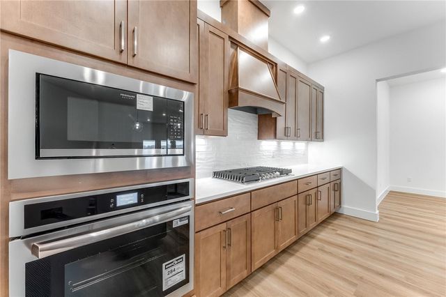 9018 S Pleasant Valley Road, Gentry, AR 72734