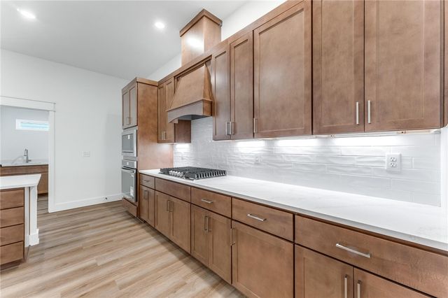 9018 S Pleasant Valley Road, Gentry, AR 72734