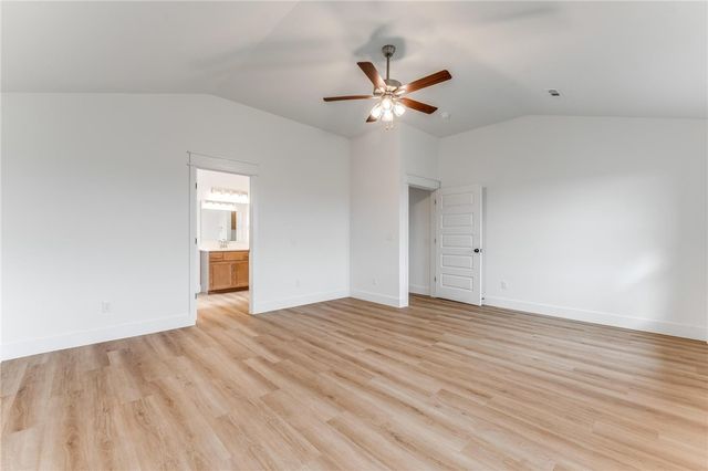 9018 S Pleasant Valley Road, Gentry, AR 72734