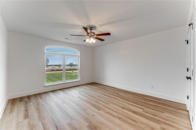 9018 S Pleasant Valley Road, Gentry, AR 72734