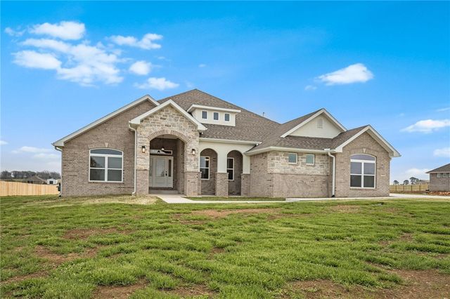 9018 S Pleasant Valley Road, Gentry, AR 72734