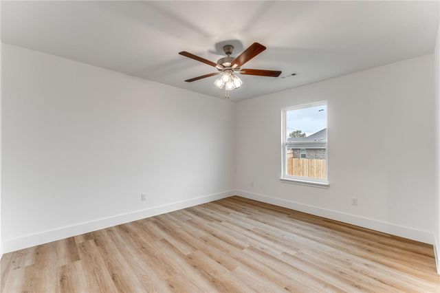 9018 S Pleasant Valley Road, Gentry, AR 72734