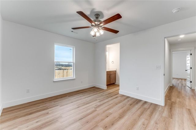 9018 S Pleasant Valley Road, Gentry, AR 72734