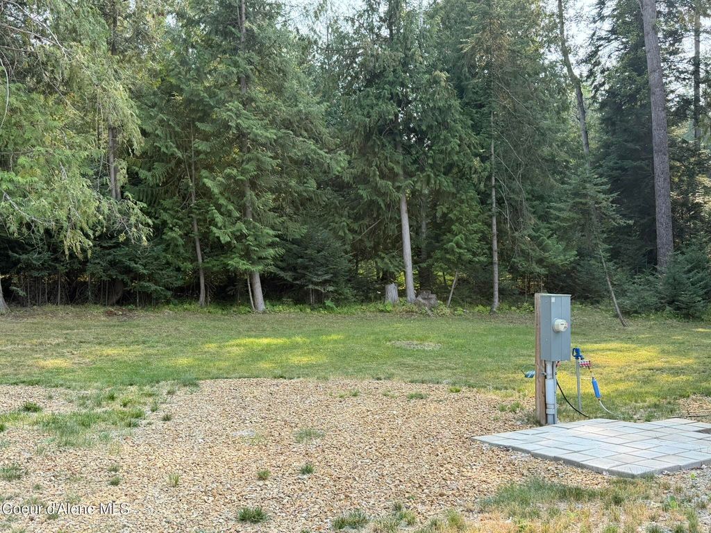 210 Cottonwood LN, Priest River, ID 83856 photo 2