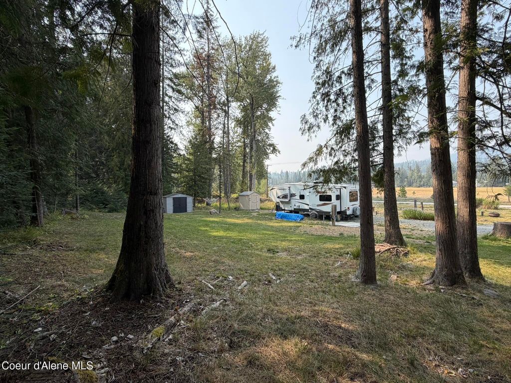 210 Cottonwood LN, Priest River, ID 83856 photo 5