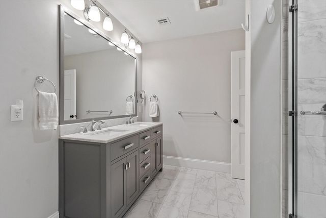 76 South Ave 201, Natick, MA 01760