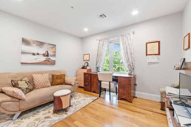 76 South Ave 201, Natick, MA 01760