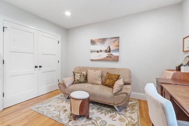 76 South Ave 201, Natick, MA 01760
