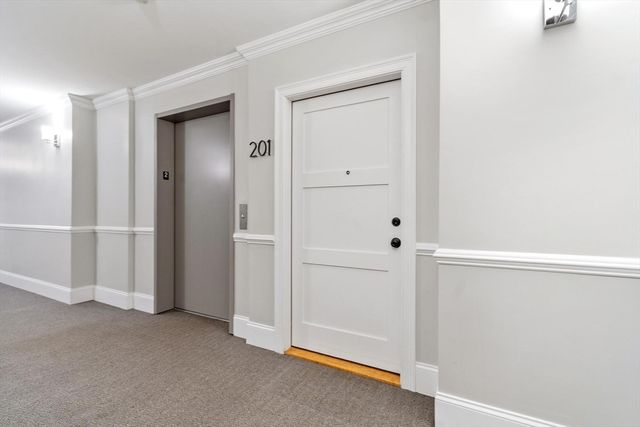 76 South Ave 201, Natick, MA 01760