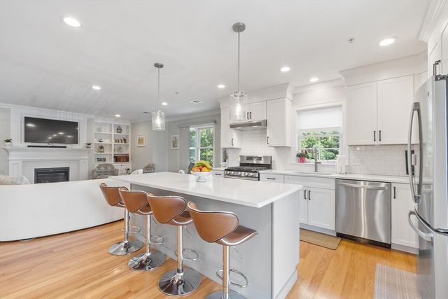 76 South Ave 201, Natick, MA 01760