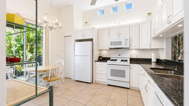 7706 WHITEBRIDGE GLEN, University Park, FL 34201