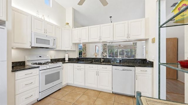 7706 WHITEBRIDGE GLEN, University Park, FL 34201