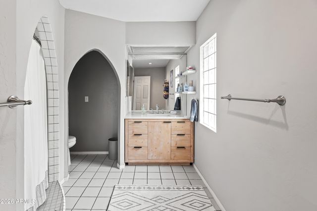 18221 N 42ND Street, Phoenix, AZ 85032