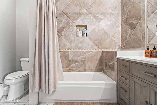 18221 N 42ND Street, Phoenix, AZ 85032