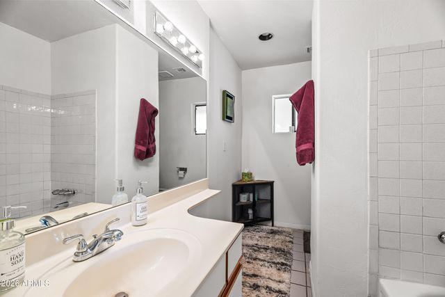 18221 N 42ND Street, Phoenix, AZ 85032