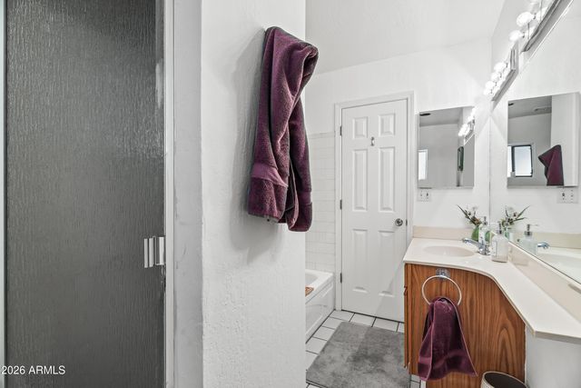 18221 N 42ND Street, Phoenix, AZ 85032