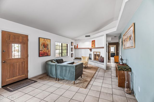 18221 N 42ND Street, Phoenix, AZ 85032