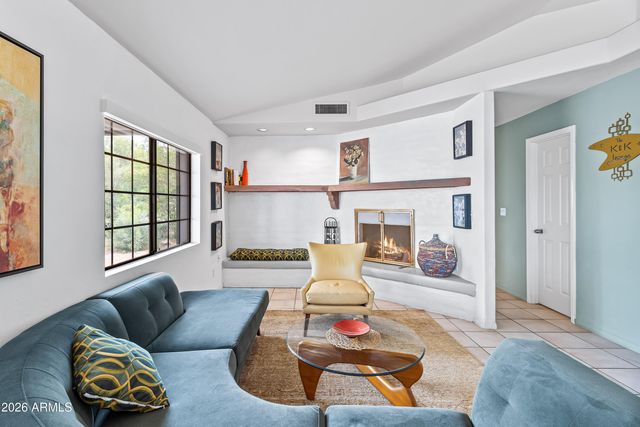 18221 N 42ND Street, Phoenix, AZ 85032