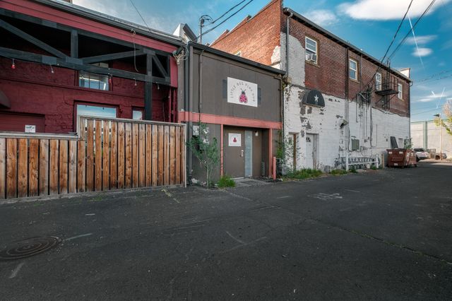 522 SW 6th Street, Redmond, OR 97756